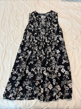 Old Navy Black and White Floral Split-Neck Top
